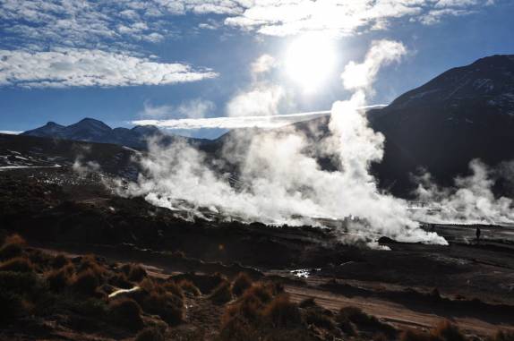 Início do dia nos Geisers del Tatio, na região do Atacama, no norte do Chile